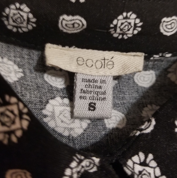 Urban Outfitters Medallion Print Button Down Shirt - Picture 5 of 5